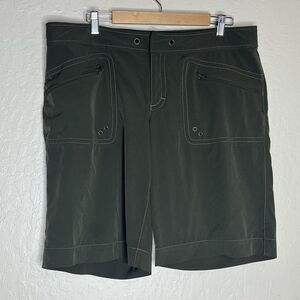 Athleta Olive Green Bermuda Hiking Shorts Women’s Size 14